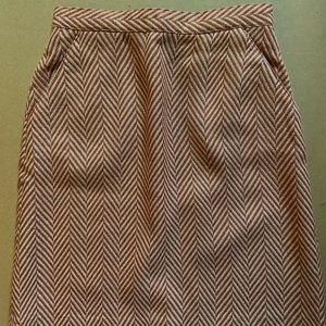 Patterned pencil skirt